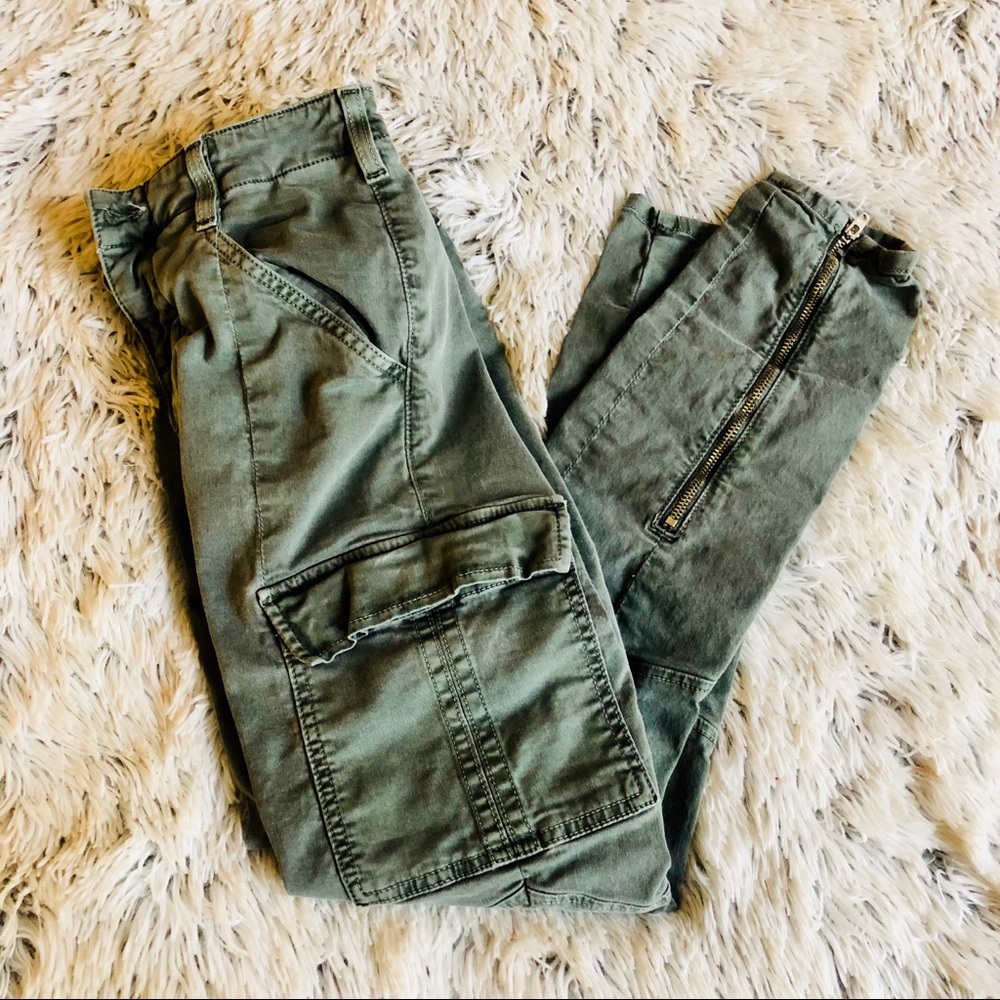 ⭐️J BRAND Cargo Skinny Pants⭐️